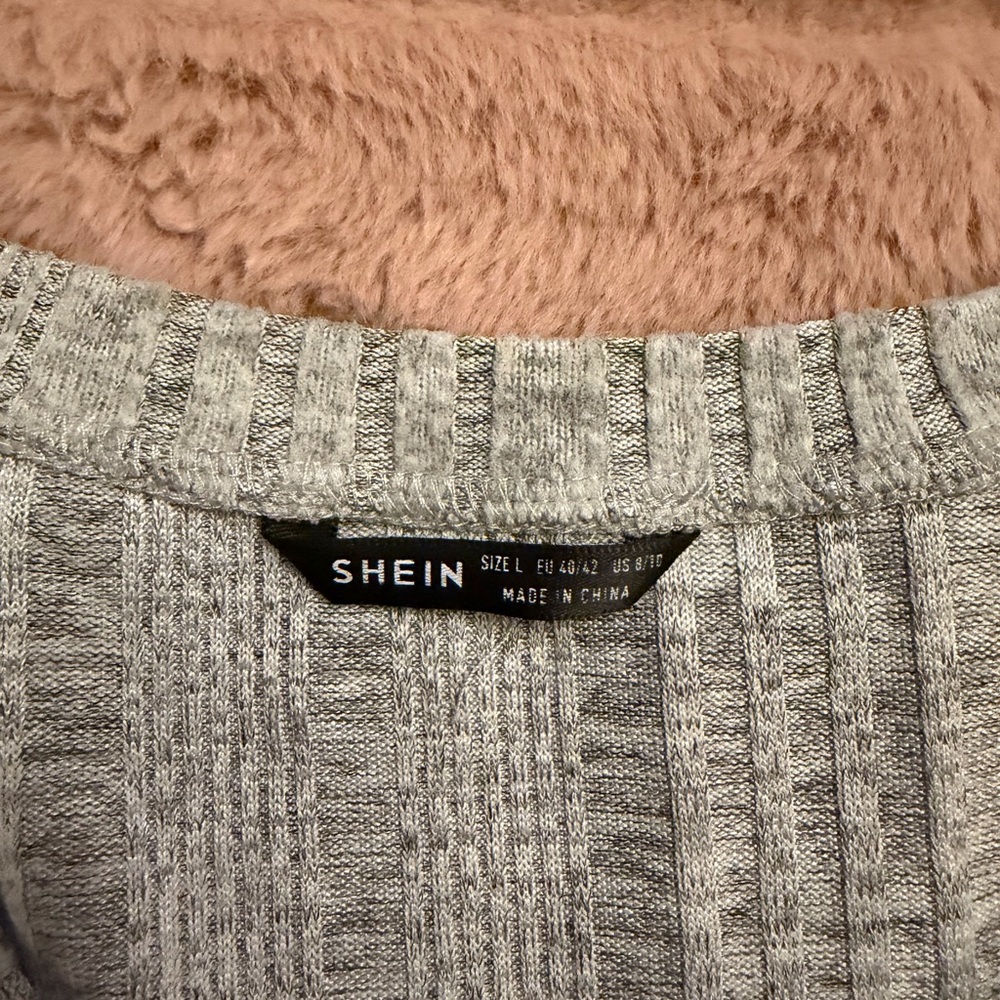 SHEIN Gray Ribbed Crop Top - Picture 4 of 4